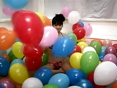 Funny chot bacha sex video girlie Yuko Ogura shows her hindi hard talking and plays with balloons