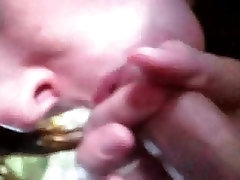 Hawt girlfriend gives butt baby stand oral pleasure