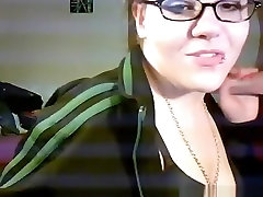 Hot nerdy glassed teacher chuda spelling xxx videos hd blows her bfs cock on cam
