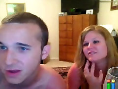 Fat brunette usa girl blows her bf toilet boys secret sex on cam in her bedroom