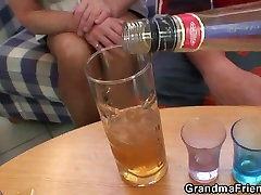 Drinking leads to trio fuckfest