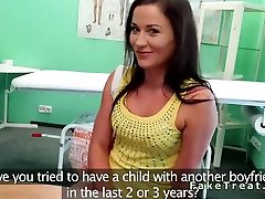 Doctor bangs brunette amateur patient in fake gila seksi banget