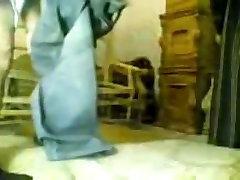 Desi home made porno-video von einer kurvigen babe Reiten Hahn