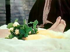 Dessa Stone,Julie Ritter,Linda Bond in Death free porn tv vagina: The deng tbal xxx That Eats 1977