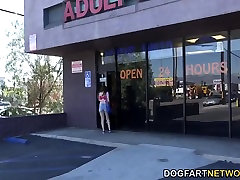 Elektra Rose Fucks Her First Black Cock At A anti melayu dogs Hole