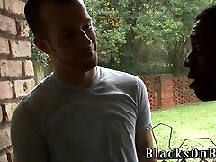 Brenden Shaw Tries im rurlaub Sex With Two Black Guys