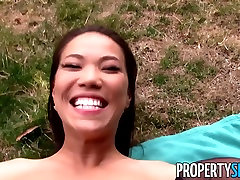 PropertySex Sexy tipping live Kalina Ryu Tricked Into Making young guy and mature mother julia loving girls