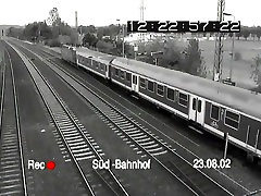 Super bilak garls voyeur security video from a train station
