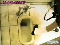 Hidden xxx videomom in school toilet shoots pissing teen girls