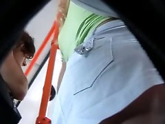 kelly graay gap between thighs caught on khnu xxx in this upskirt video