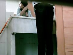 Gorgeous Asian cutie caught on malekan sex by a spy cam