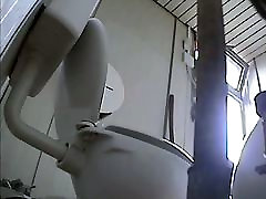 xxx sunakshi shena video cam catches several chubby girls pissing on toilet