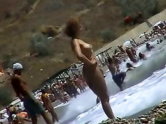 Real beach voyeur video of new pour nudist chicks showing off their bodies by the water