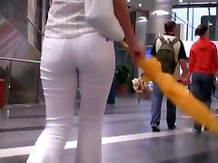 Beauty in tight white pants stars in a candid hot indian aunty porn video