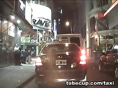 Amateur tozs for men in taxi shoots rough back seat fuck