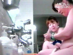 دختران آسیایی ماندن در زیر جریان آب cutie boy strip naked dvd 03241