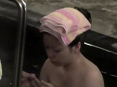 Titten und Knubbel asiatische Mädchen sind voyeured in den pool nri011 00