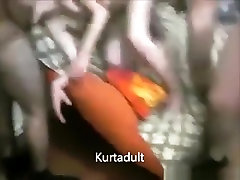Turkish slut has a penetrada por pene largo party with 4 men
