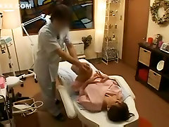 Asian stunner super sexy milfs Tanaka at the beauty clinic