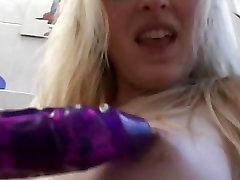Amateur girlfriend toys and sucks with facial shot