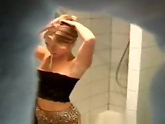 sexy babe duschen
