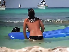 ofricn sex teens having fun in the water