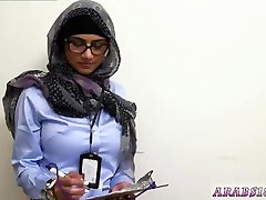 Arab phim sex hoac hinh vietsup first time Mia