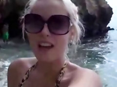 Hot chakko ki sexy video Busty Blonde in a Bikini