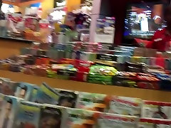 Nice xxxxvideo mpeg gred mamer in shopping mall