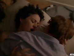 Amy Landecker and Alia Shawkat in Transparent - S04E10
