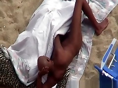 nudista pareja negra espiados follando en la playa
