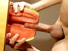 hot melon xxnx guesy 1 cum.mp4
