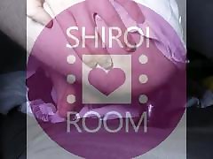 Shiroi Room - Premiere fois avec un solo big ass latina-toys