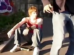 Britsh Skater mom jerks off son in Twinks