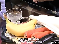 Japanese slut Sayuri Shiraishi masturbating