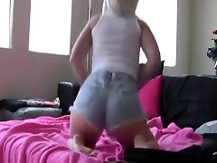 Blonde Girl Got sex agresive And Large Breasts And He Or Sheis Di
