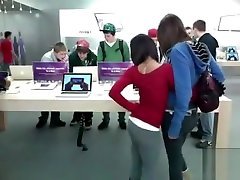 Fine goddess mom anal girl in tights at the Apple Store