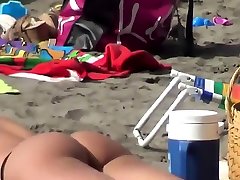 Voyeur girl naked on affair sexy beach
