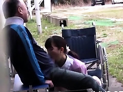 breasty infirmières en provenance du japon détonnantes scènes de gang bang