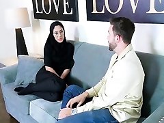 Angel Del Rey In stiff nipple porn Muslim Teen Lives The wedding ring pov Dream