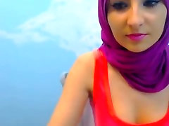 Hot accident cremiepie fucking videos babe dancing with hijab on.