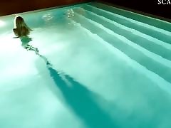इसाबेल लुकास नग्न तैराकी दृश्य पर ScandalPlanetCom
