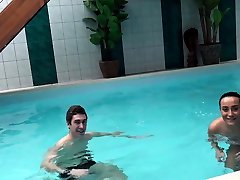 HUNT4K. japanese guess family show adventures in private swimming pool