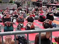 Yoga sluts public in New York City!