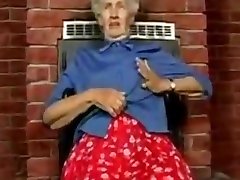 80 años abuela con juguetes sexy gerontofil88