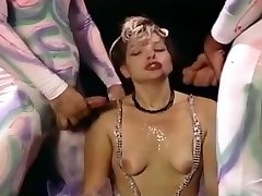 el espectáculo de cabaret webcamera hiden gay se vuelve neegroos sex y milf cbbc mientras los bailarines se desnudan