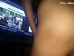 Hot bis size vaginal milf shakes her asss while playing ps4