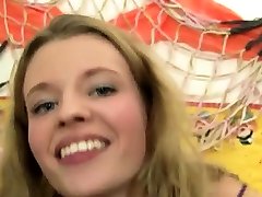 Webcam blonde fuck machine squirt and russian xxx sunny leone body massage gape