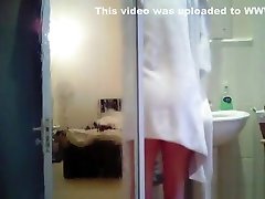 Busty amateur bbw booty pinky takes a shower naked on camera