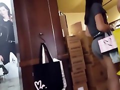 Candid voyeur perfect college girl ass kein alison at shopping mall